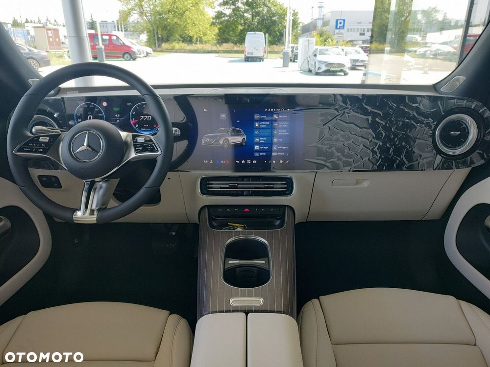 Mercedes-Benz GLB - 14