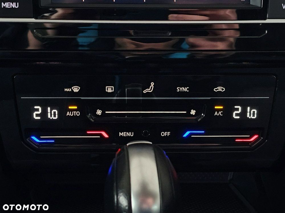 Volkswagen Passat - 29