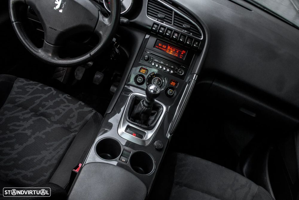 Peugeot 3008 1.6 HDi Executive - 34