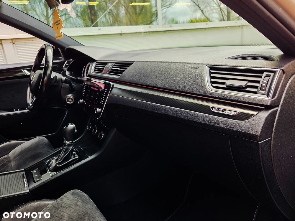 Skoda Superb 2.0 TDI SCR Sportline DSG - 17