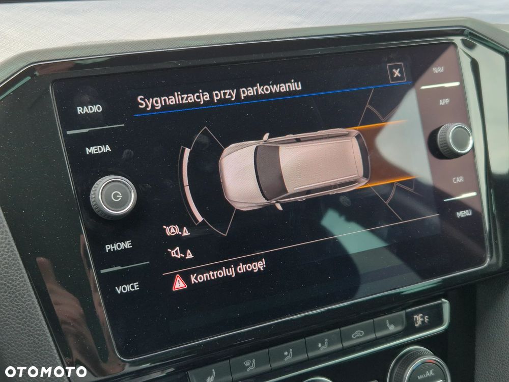 Volkswagen Passat 2.0 TSI Business DSG - 22