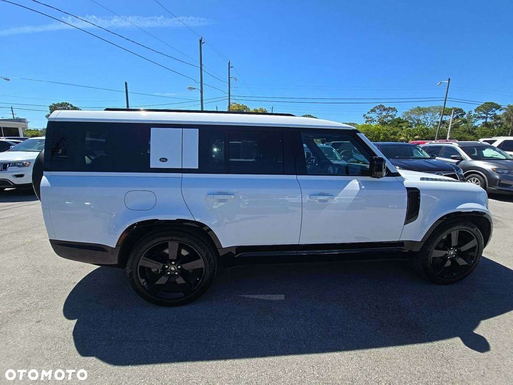 Land Rover Defender - 12