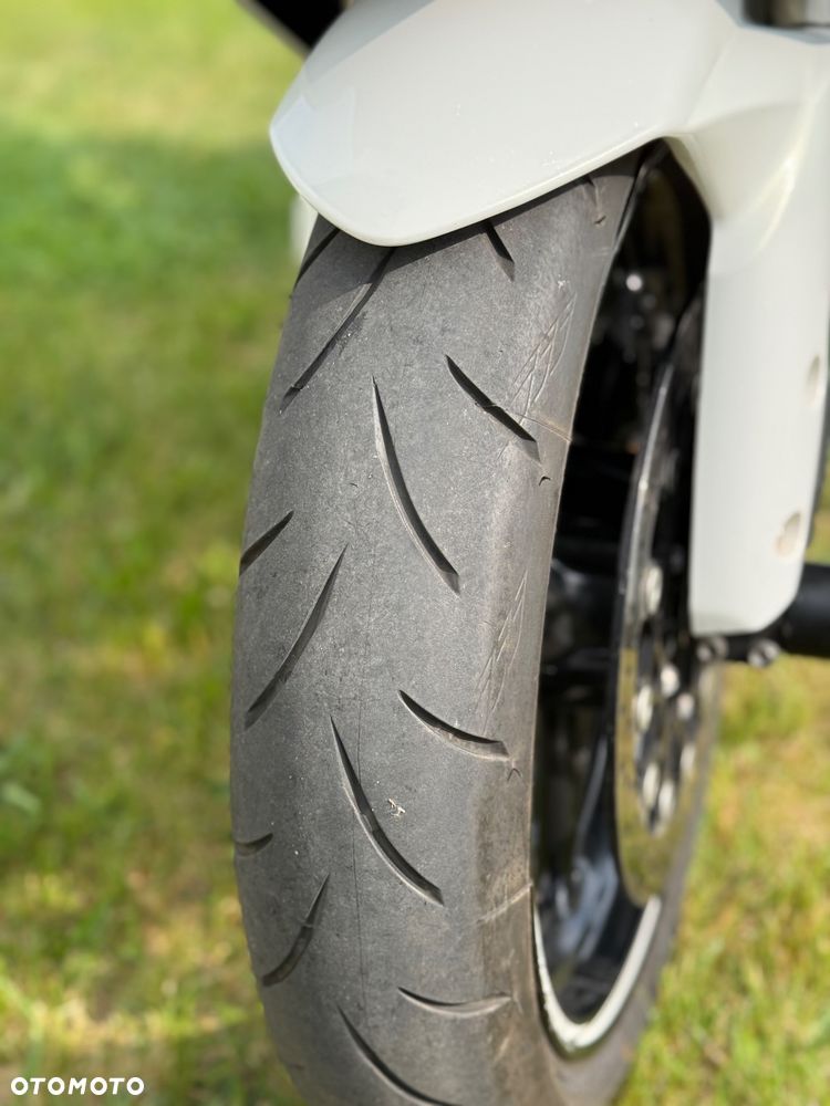 Suzuki GSX-R - 16