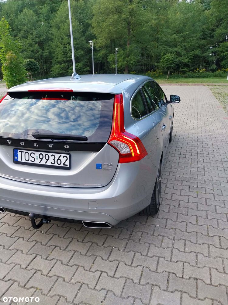 Volvo V60 D5 AWD R-Design Summum - 3