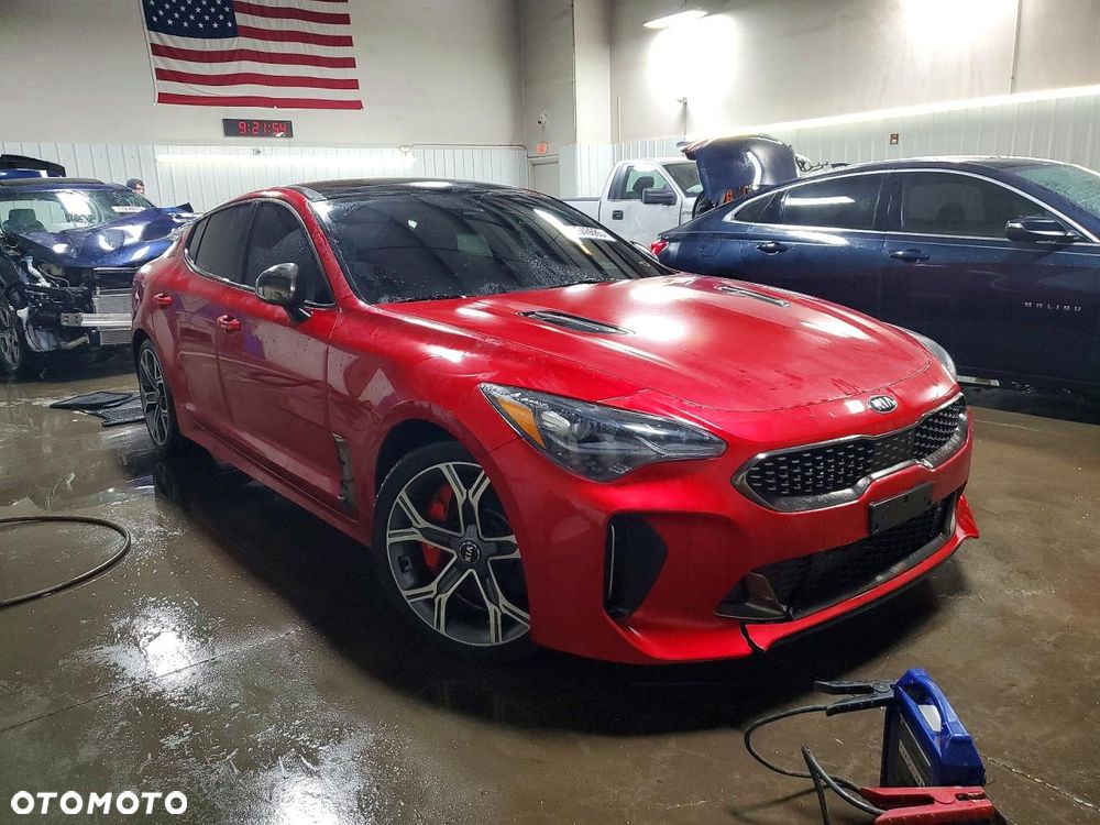 Kia Stinger - 4