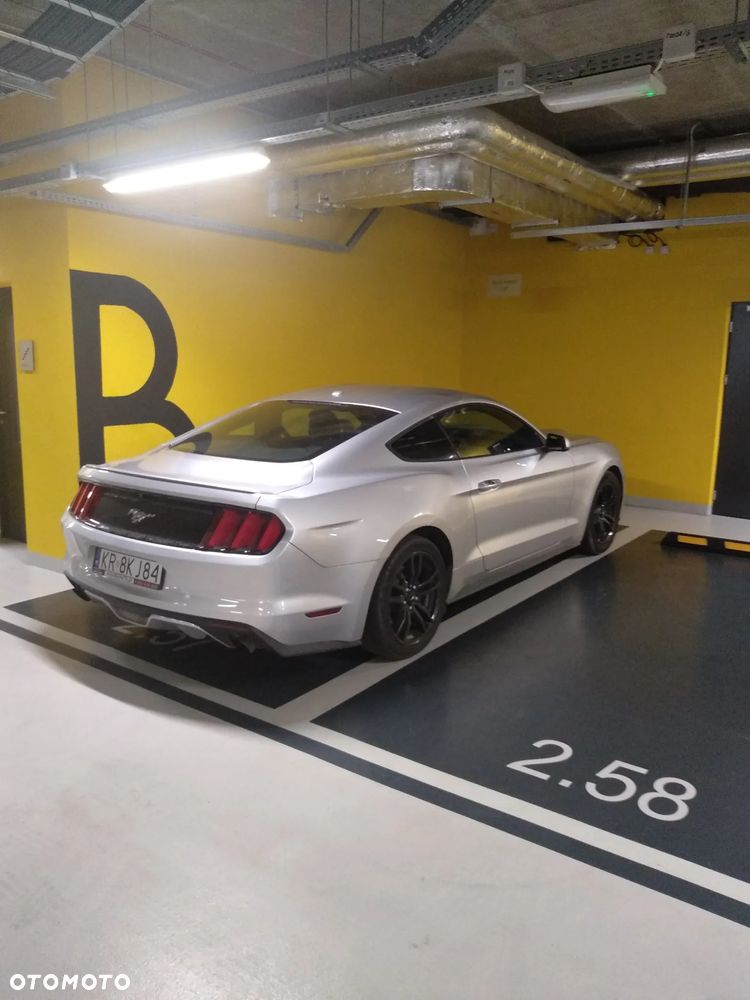 Ford Mustang 2.3 Eco Boost - 12
