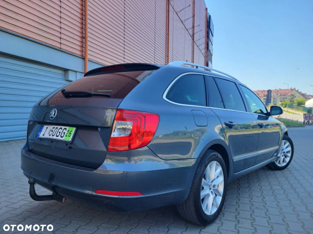 Skoda Superb 2.0 TDI Green tec DSG Elegance - 22