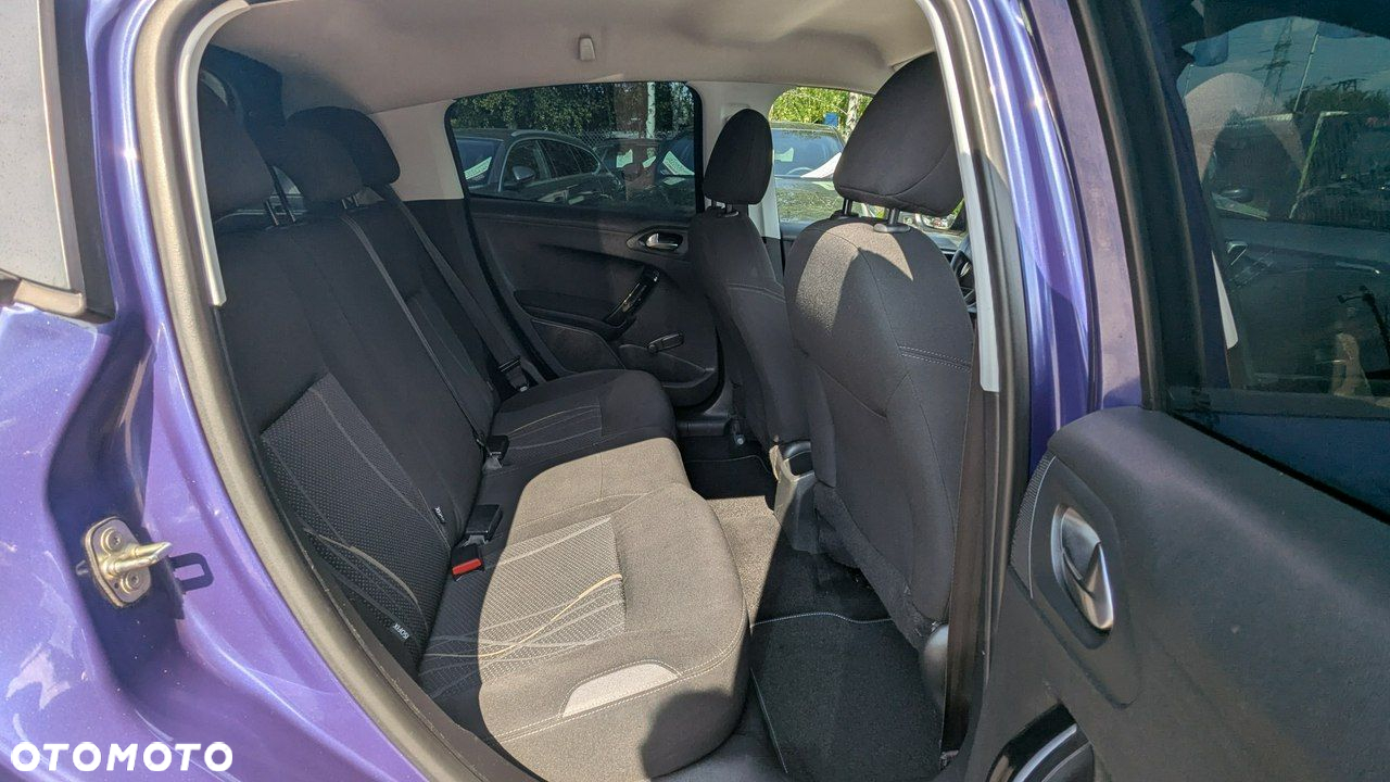 Peugeot 208 - 16