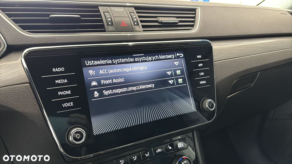 Skoda Superb 2.0 TDI SCR Style DSG - 26