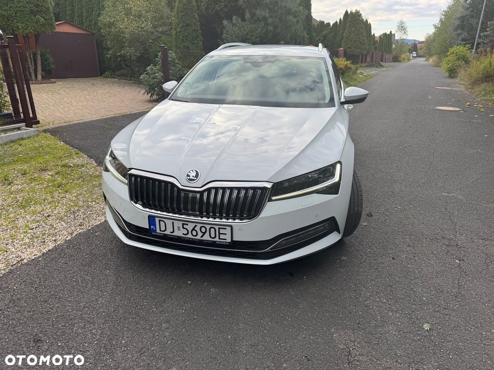 Skoda Superb 2.0 TDI DSG Premium Edition - 9