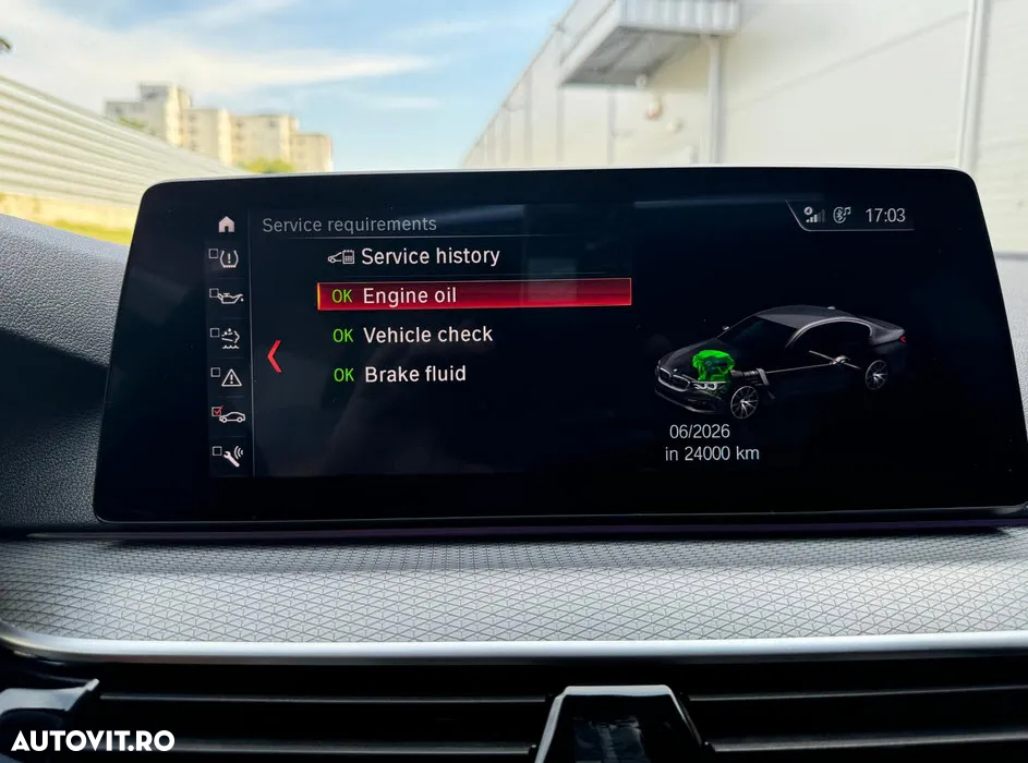 BMW Seria 5 520d xDrive AT - 32