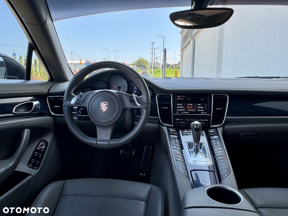 Porsche Panamera 4S PDK - 23