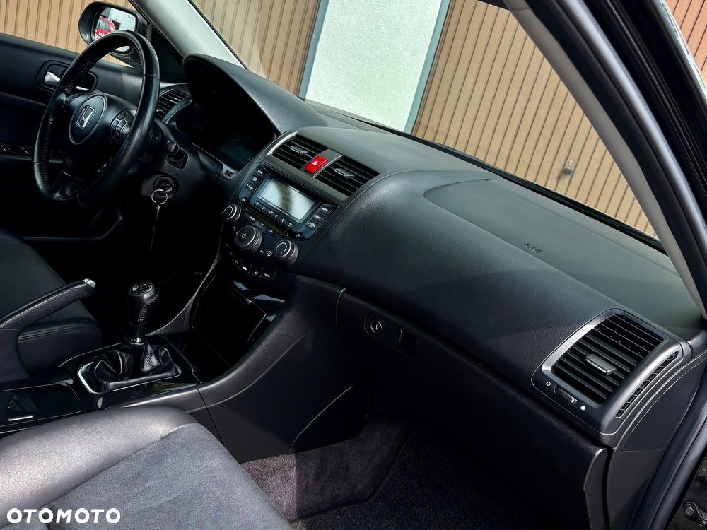 Honda Accord 2.0 Sport - 39