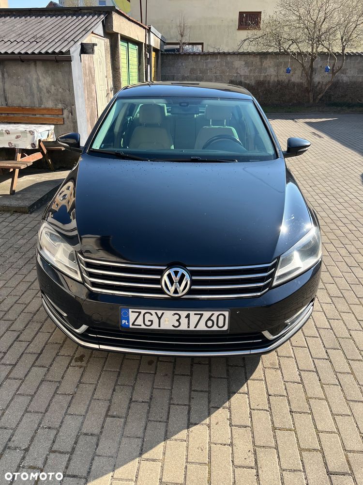 Volkswagen Passat 1.6 TDI DPF BlueMot Comfortline - 1