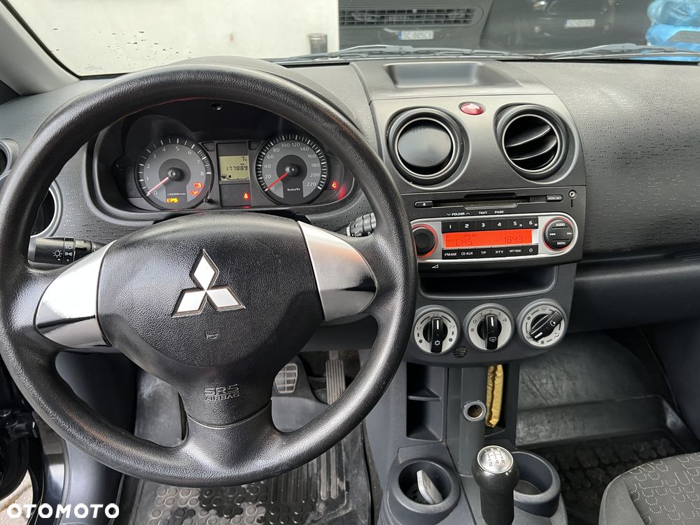 Mitsubishi Colt 1.1 - 17