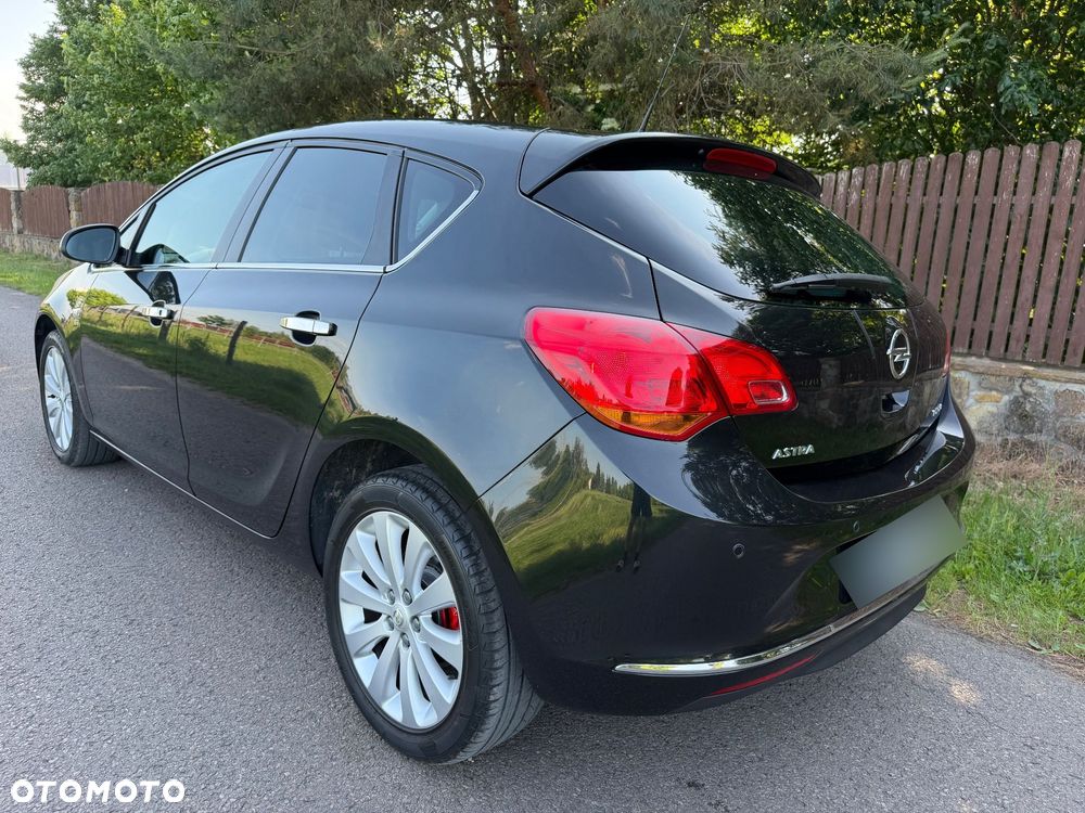 Opel Astra 1.4 Turbo 150 Jahre - 3