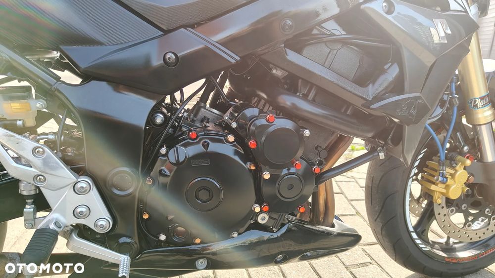 Suzuki GSR - 7