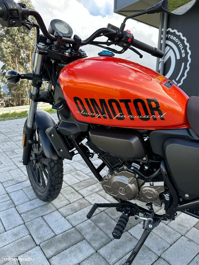 QJ Motor SRV 125 - 4