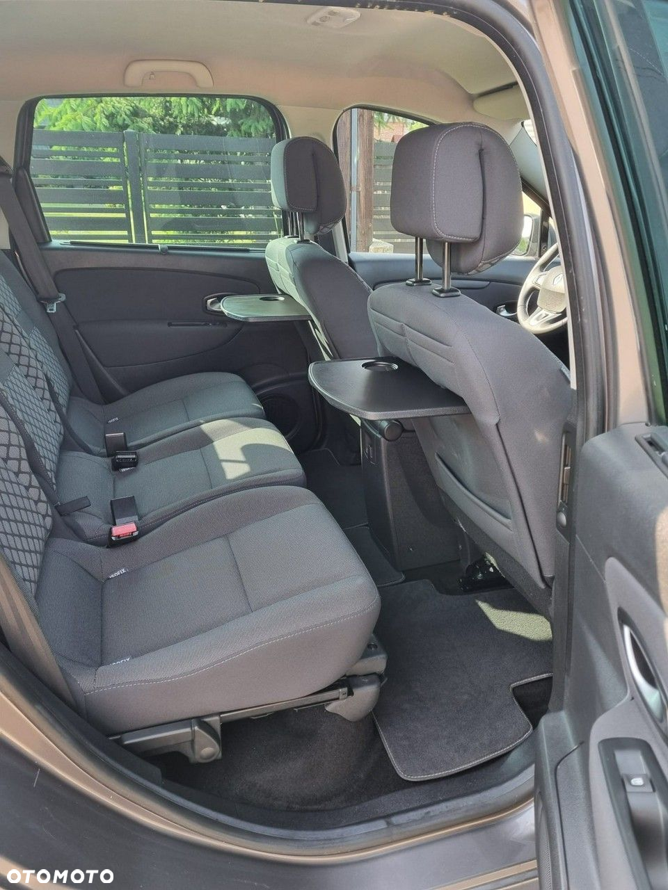 Renault Grand Scenic - 10