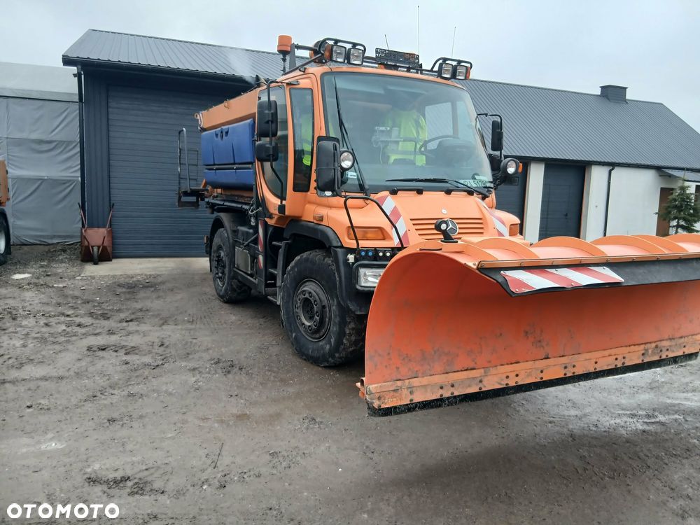 Mercedes-Benz Unimog U 400 - 5