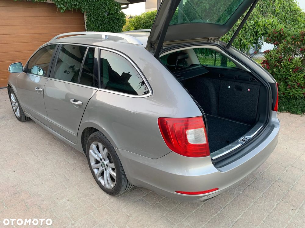 Skoda Superb 2.0 TDI 4x4 Elegance - 11