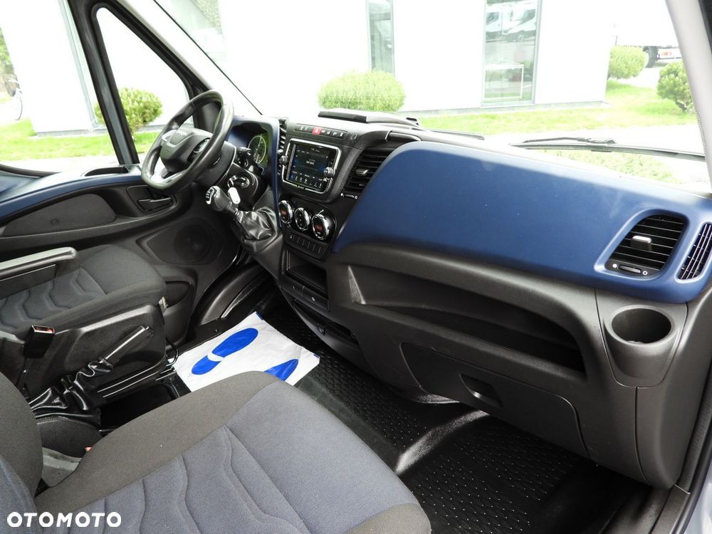 Iveco DAILY 35S18 PLANDEKA 8 PALET WEBASTO TEMPOMAT NAWIGACJA LEDY PNEUMATYKA KLIMATYZACJA  180KM - 39