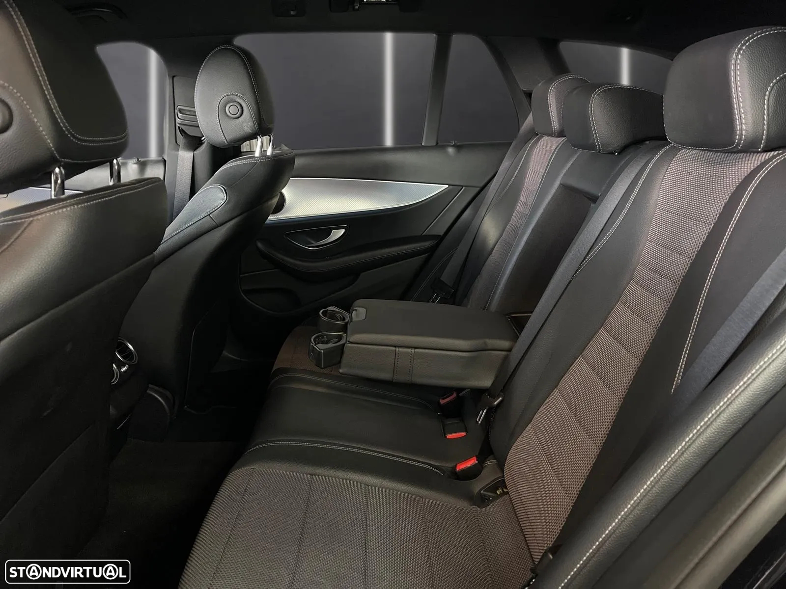 Mercedes-Benz E 220 d 4-Matic All Terrain Avantgarde - 32