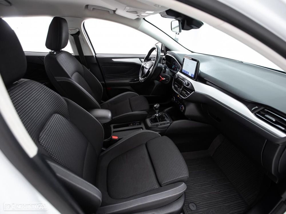 Ford Focus SW - 9