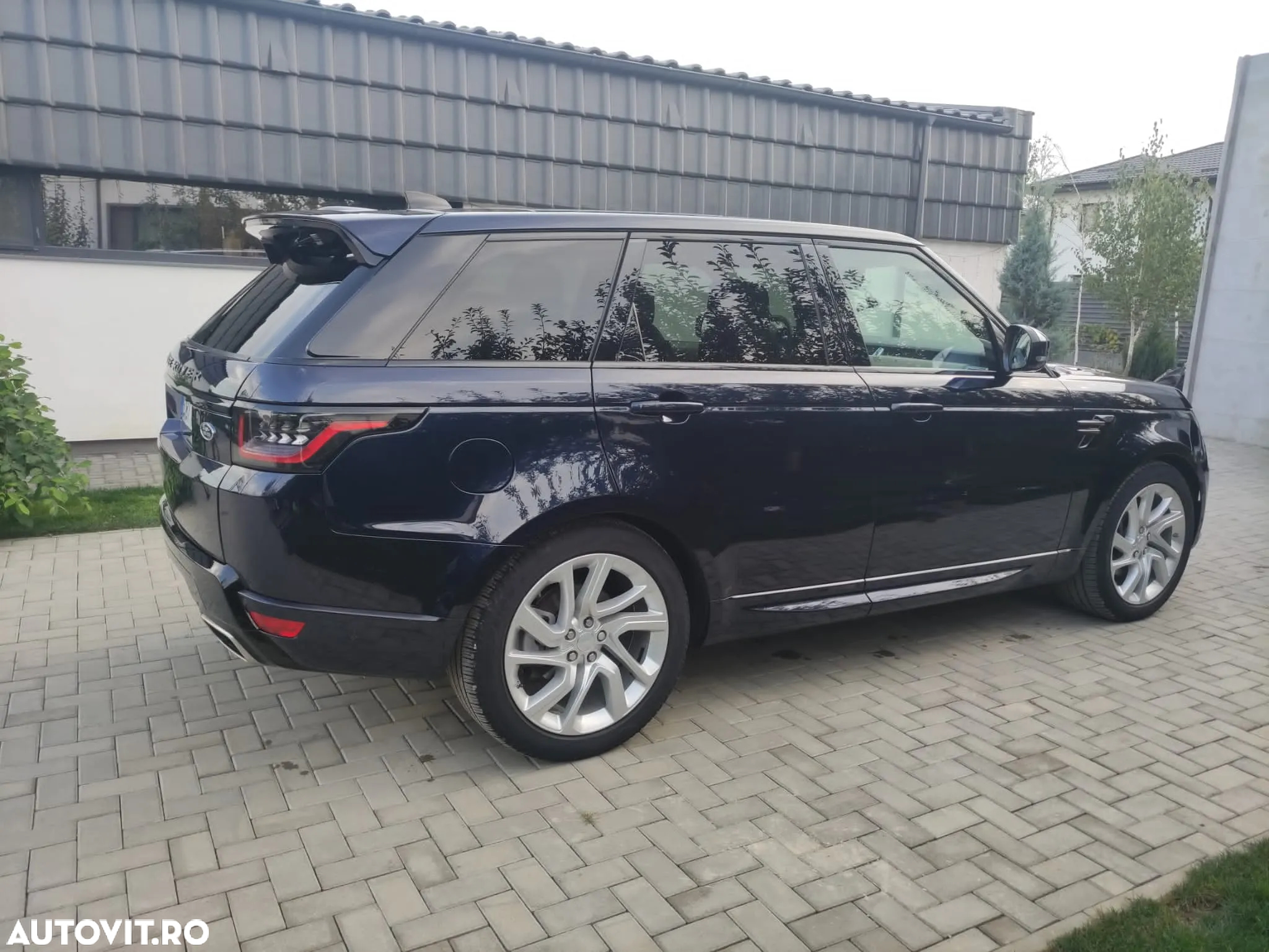 Land Rover Range Rover Sport 3.0 SDV6 HSE Dynamic - 3