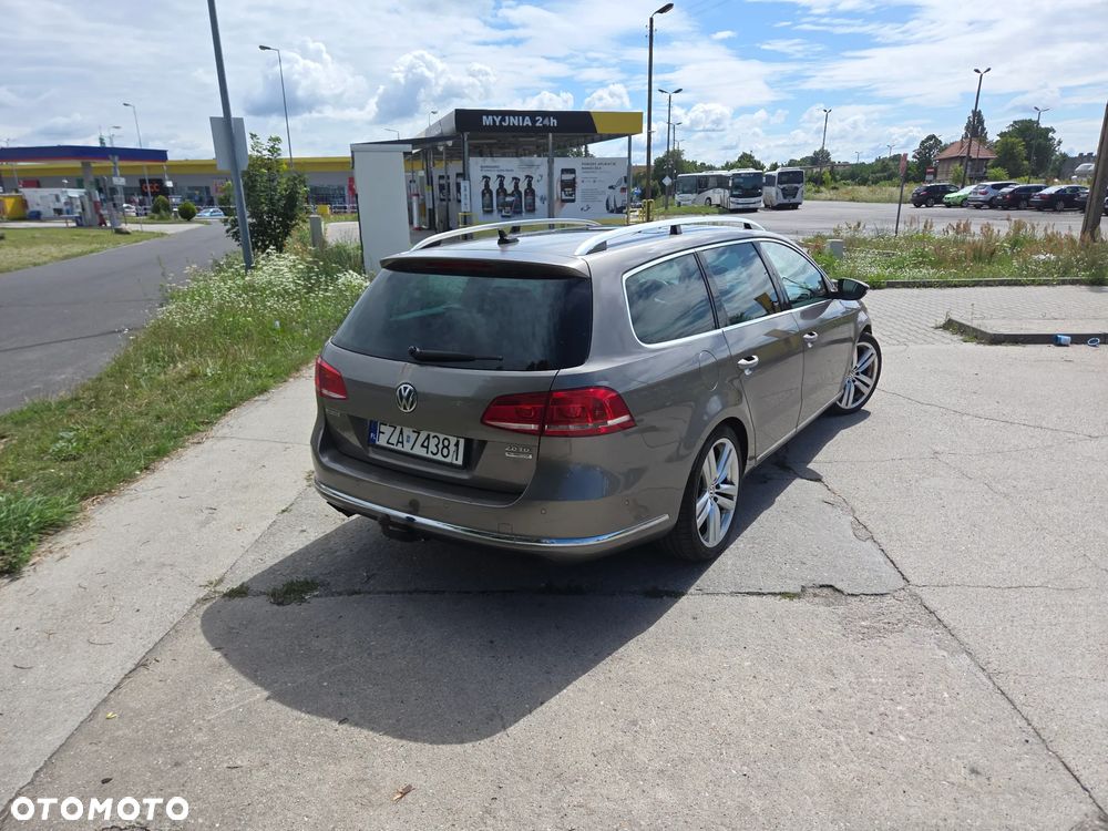 Volkswagen Passat 2.0 TDI DPF DSG R-Line Edition - 12