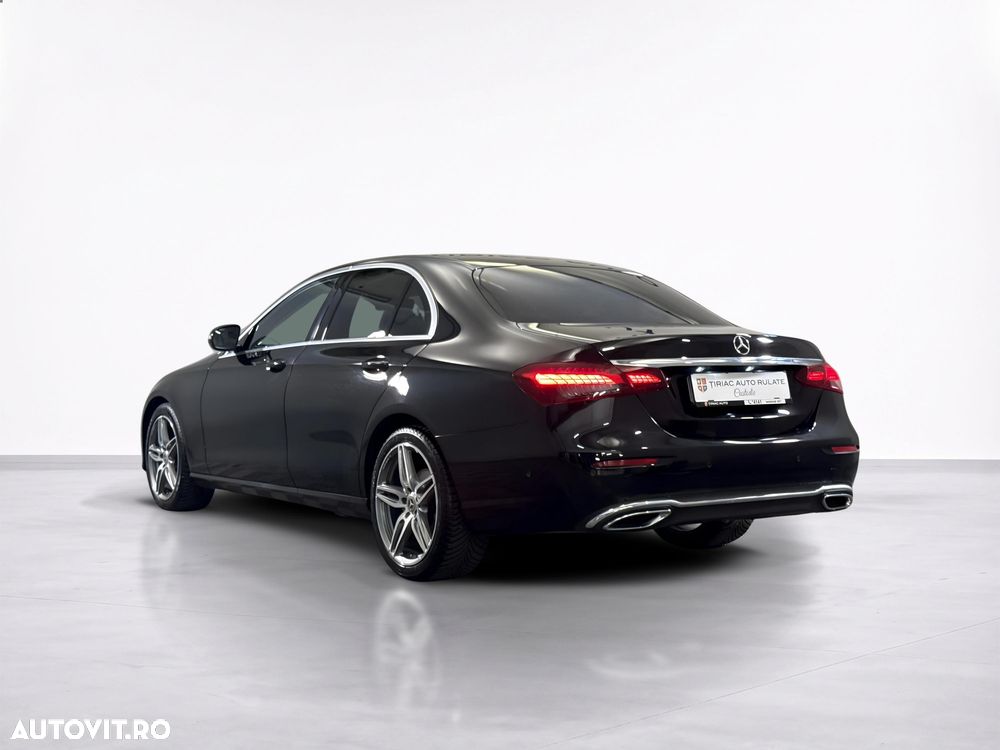 Mercedes-Benz E 220 d 4MATIC Aut. - 4