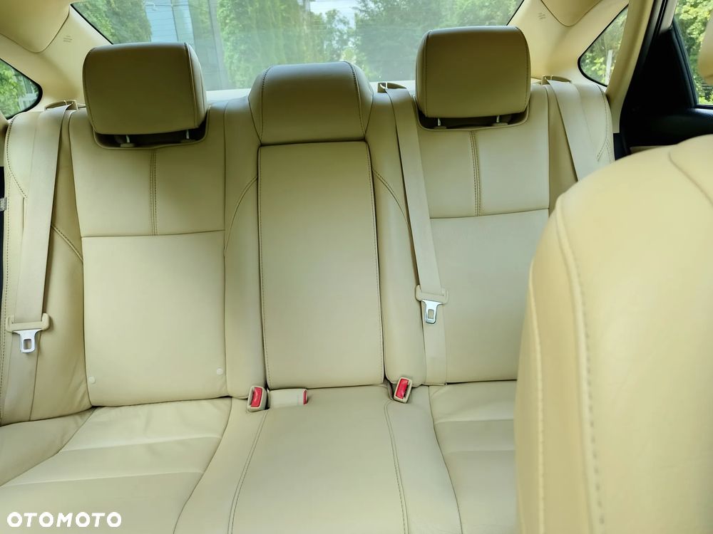 Toyota Avalon - 23