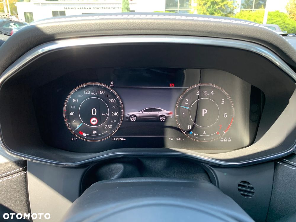 Jaguar XF 2.0 P250 R-Dynamic SE - 17