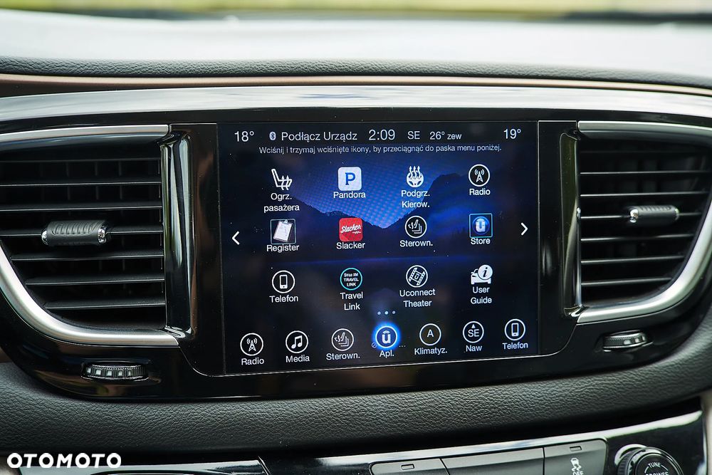 Chrysler Pacifica - 32