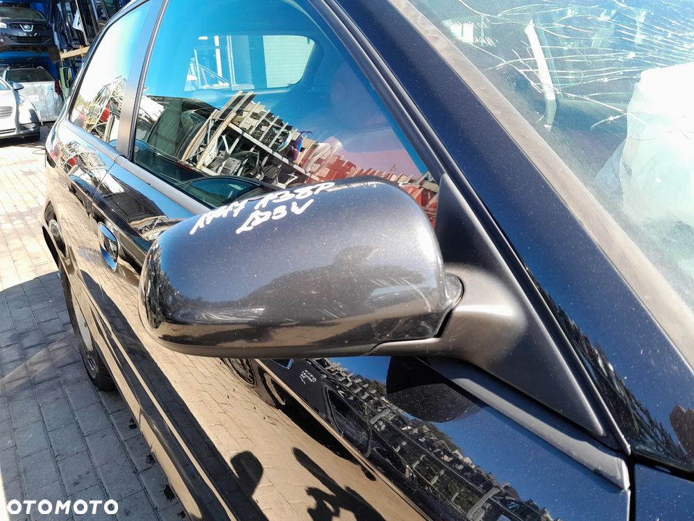 AUDI A3 8P LUSTERKO PRAWE PRZEDNIE PRAWY PRZÓD KOLOR: LZ9W - 1