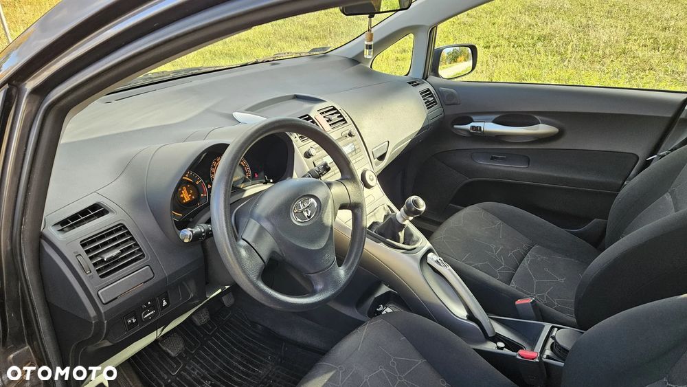 Toyota Auris 1.4 D-4D Luna - 12