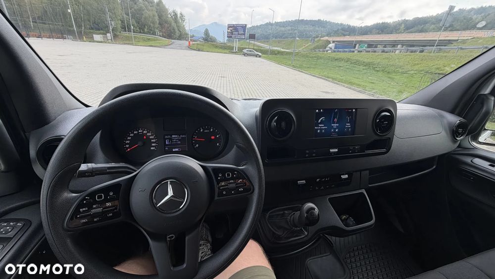 Mercedes-Benz Sprinter 317 - 11