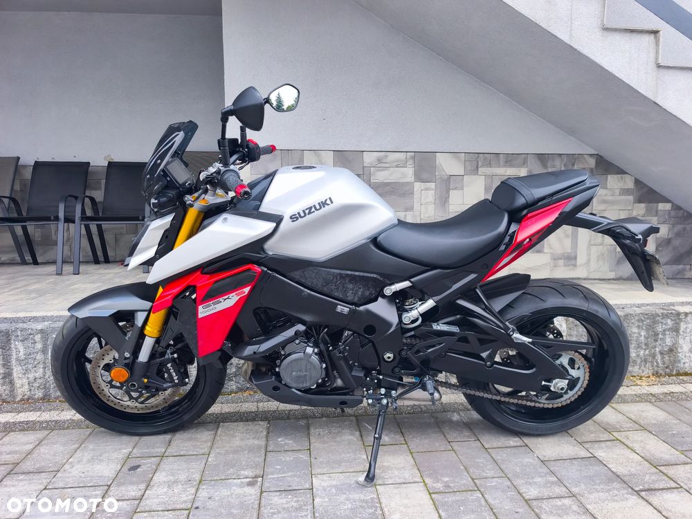 Suzuki GSX - 2