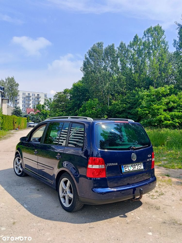 Volkswagen Touran - 3