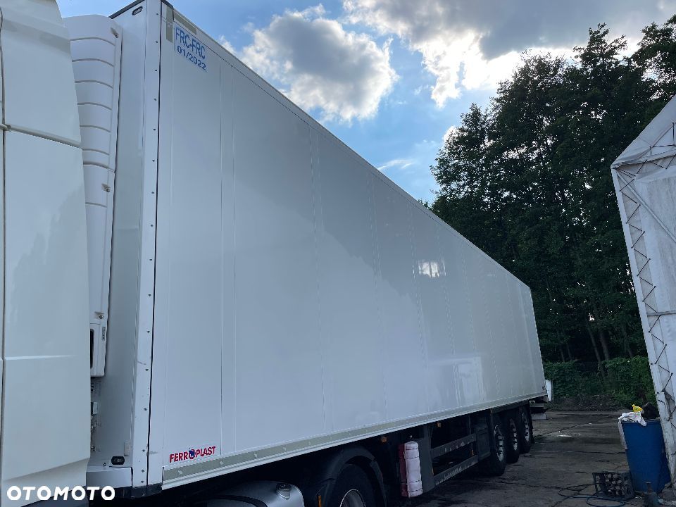 Schmitz Cargobull SCB S3B - 12