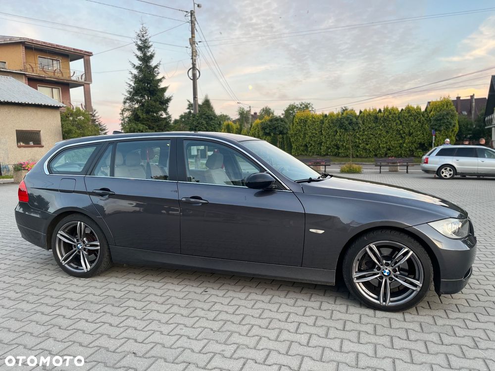 BMW Seria 3 325i xDrive - 2