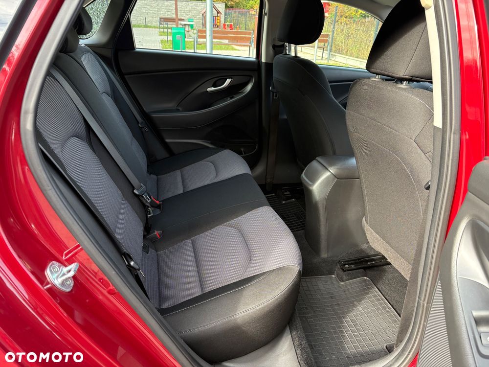 Hyundai i30 1.0 T-GDI Classic + DCT - 17