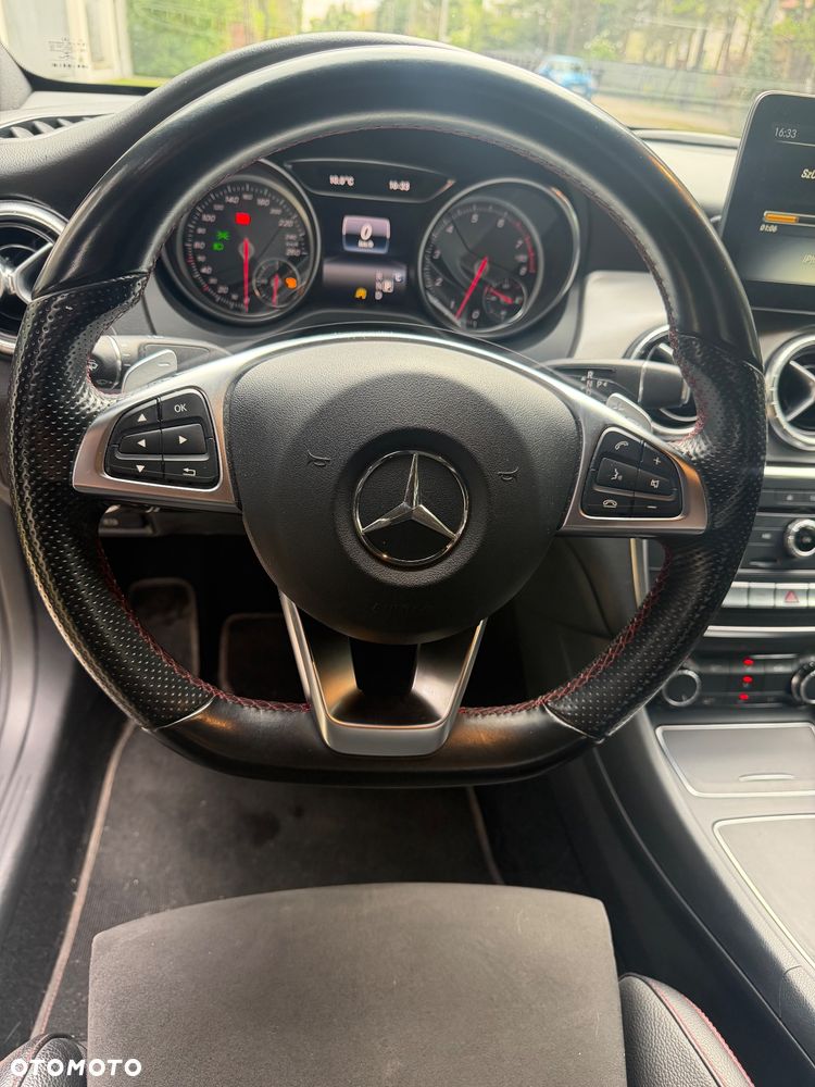 Mercedes-Benz CLA 220 4-Matic AMG Line - 4