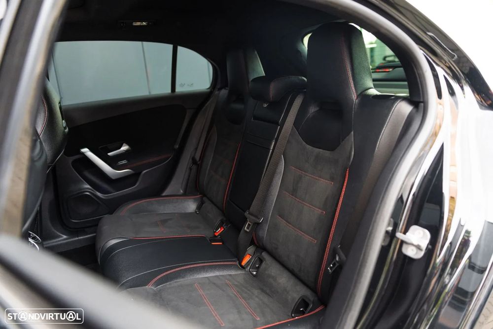 Mercedes-Benz A 250 e 8G-DCT AMG Line - 31