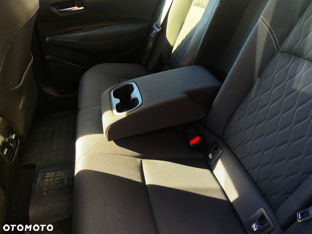 Toyota Corolla 1.8 Hybrid Comfort - 17