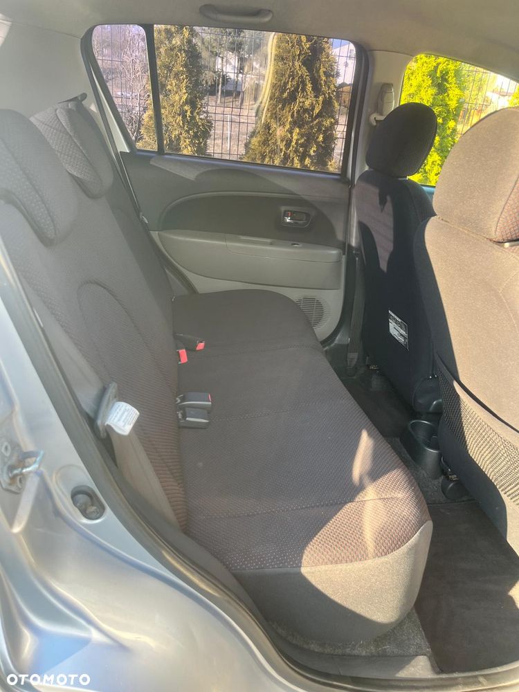 Daihatsu Sirion 1.3 - 16