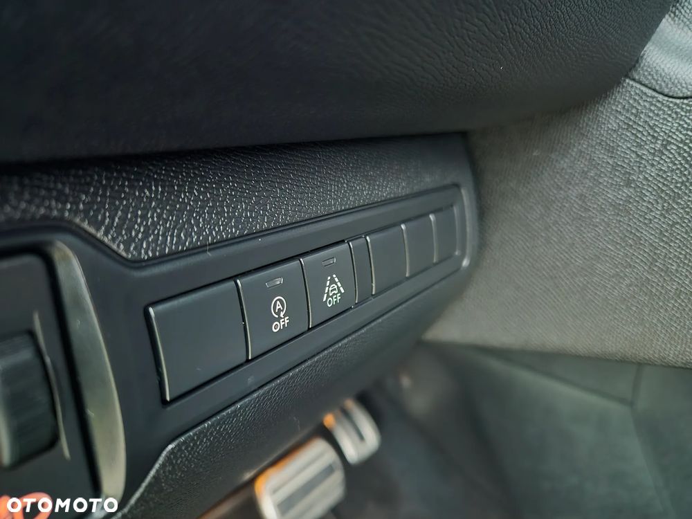 Peugeot 308 PureTech 130 GPF EAT8 Stop & Start Tech Edition - 8