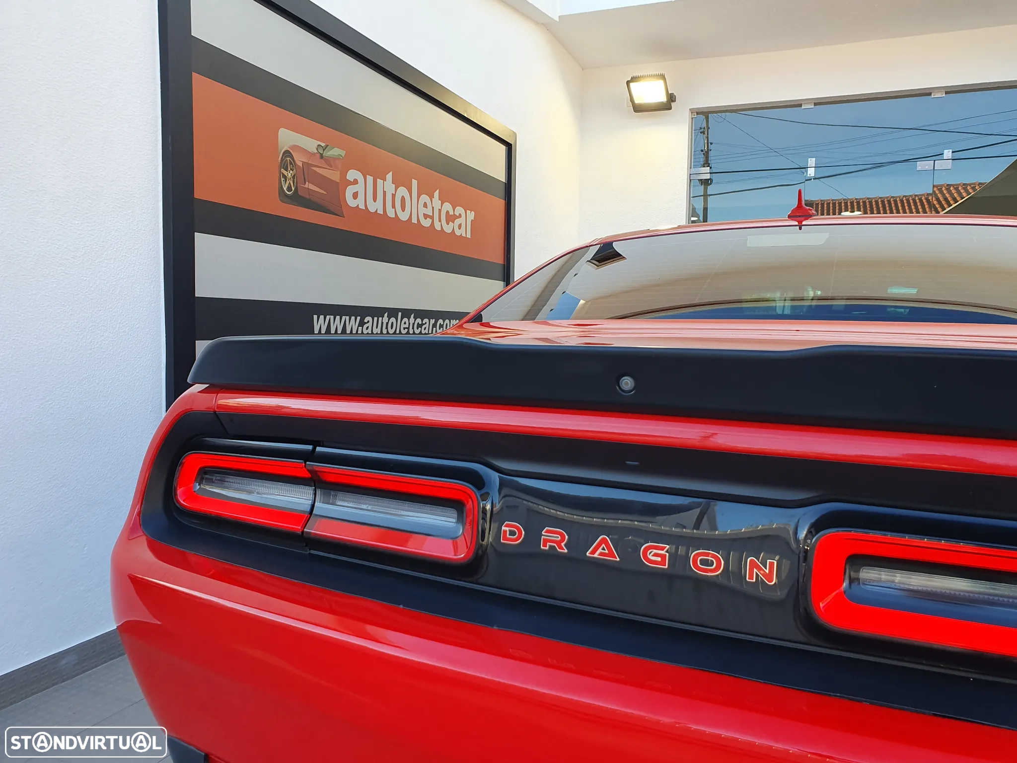 Dodge Challenger Auto R/T Plus Shaker - 32