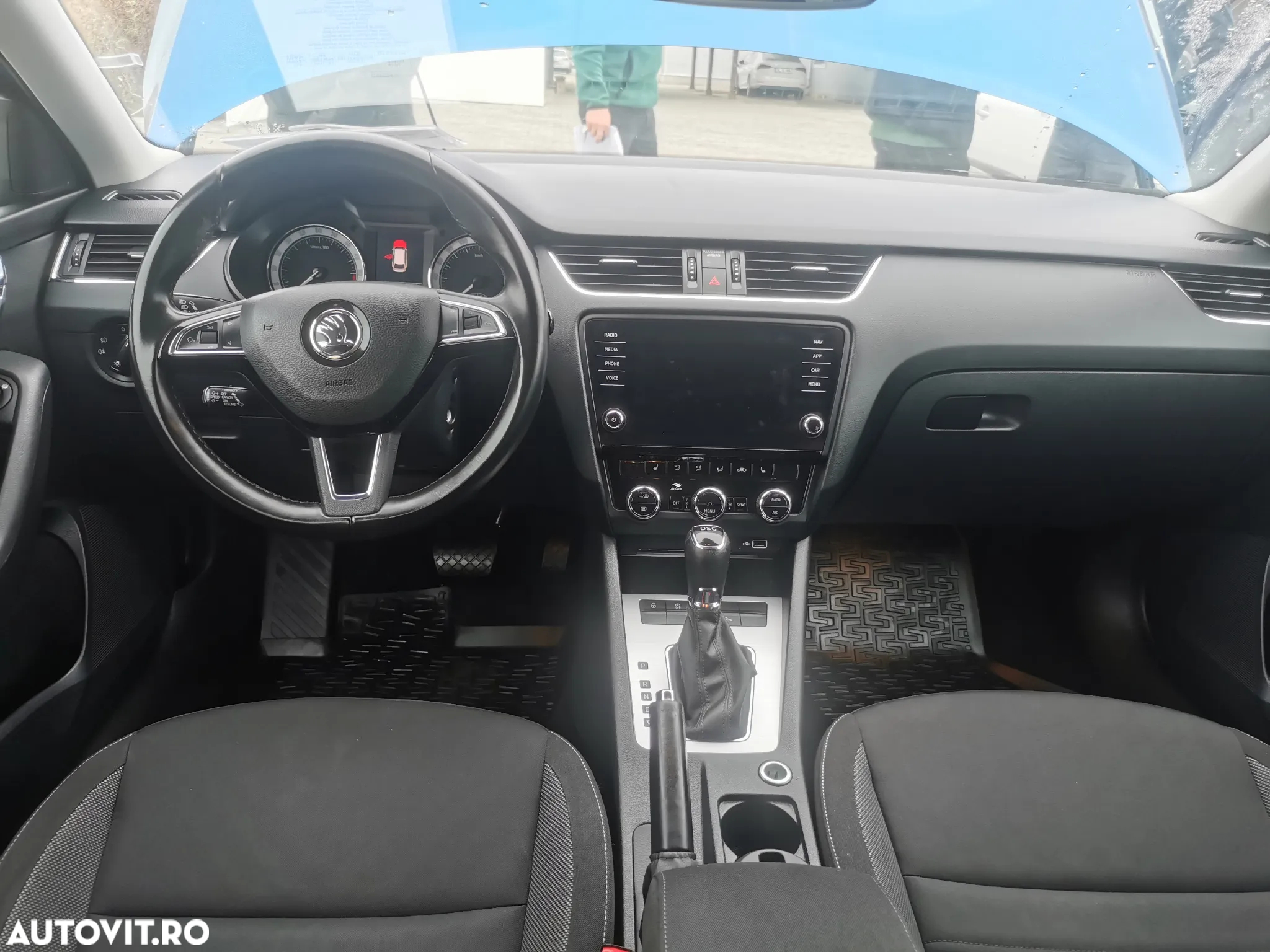 Skoda Octavia 1.6 TDI DSG Ambition - 22