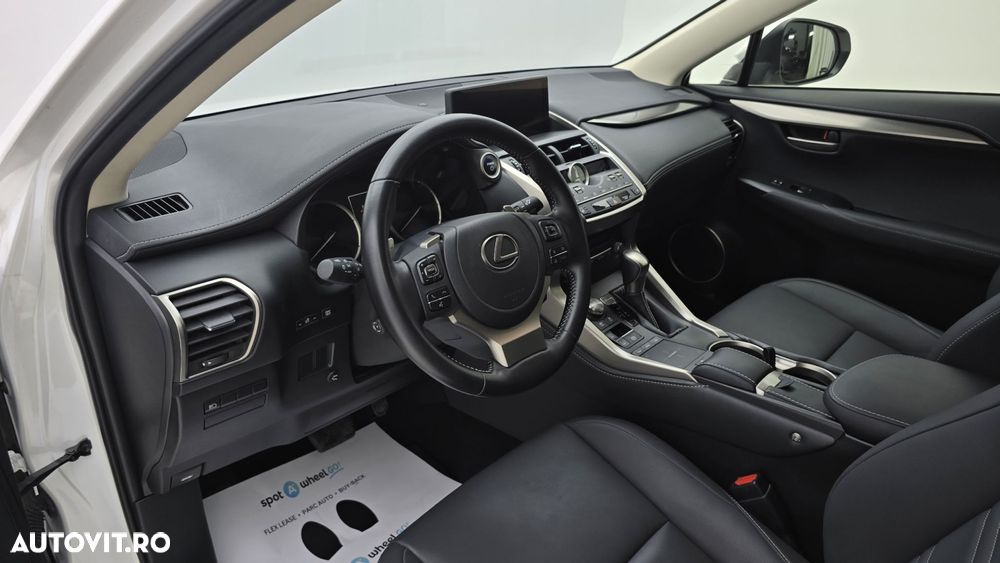 Lexus Seria NX 300h AWD Business - 14